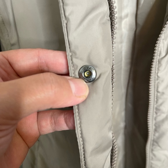 Uniqlo Women’s Down Feather Jacket - Picture 5 of 9